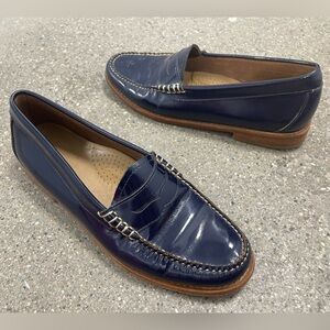 Weejuns G.H. Bass & Co. Navy "Viviana" Penny Loafer Size 8.5